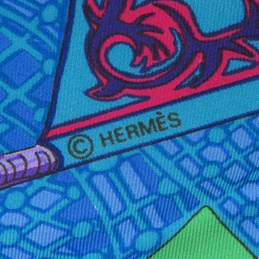 エルメス HERMES カレ90 CARRE パープル×グリーン×レッド シルク スカーフ 【Etendards et Bonnieres/旗】
