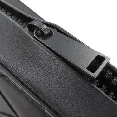 ボッテガヴェネタ BOTTEGA VENETA マキシ イントレチャート ブラック レザー ポーチ マットブラック金具 黒 セカンドバッグ トラベルポーチ