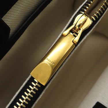 バリー BALLY TRAPEZE SOFT 6307157 ブラック レザー ショルダーバッグ ゴールド金具 黒 肩掛け