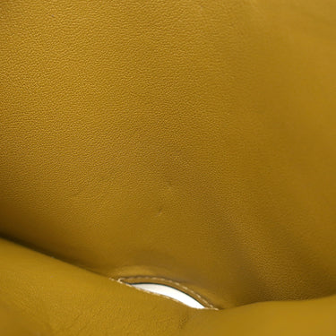 ロエベ LOEWE アナグラム トライフォールド ウォレット マスタード グレインカーフレザー ペブルグレインカーフ 二つ折り財布 シルバー金具 コンパクトウォレット 黄色