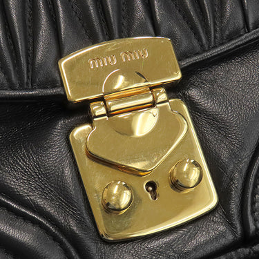 ミュウミュウ MIU MIU マテラッセ ブラック レザー ショルダーバッグ ゴールド金具 黒 チェーンストラップ