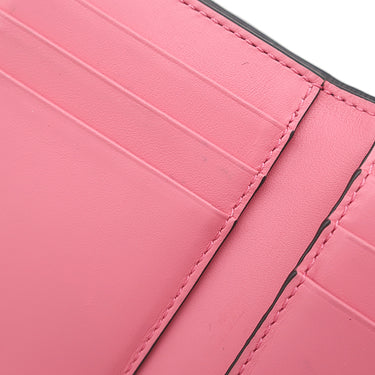 ロエベ LOEWE リピート スモール バーティカル ウォレット C499S97X04 ラズベリー カーフ エンボスシルクカーフ 三つ折り財布 シルバー金具 アナグラム エンボス加工