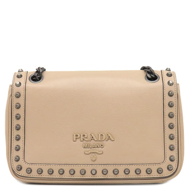 プラダ PRADA ロゴ スタッズ チェーンショルダー 1BD147 ベージュ カーフ ショルダーバッグ ガンメタル金具 ブラック金具 斜め掛け