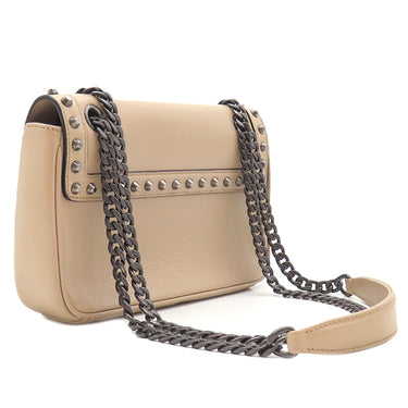 プラダ PRADA ロゴ スタッズ チェーンショルダー 1BD147 ベージュ カーフ ショルダーバッグ ガンメタル金具 ブラック金具 斜め掛け