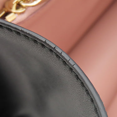 サルヴァトーレ・フェラガモ Salvatore Ferragamo ヴァラリボン AU-21 G892 ブラック×ホワイト カーフ ショルダーバッグ ゴールド金具 黒 白 チェーンショルダー