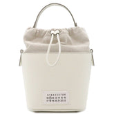 メゾン マルタン マルジェラ MAISON MARTIN MARGIELA 5AC バケットバッグ S61WG0035P4348H0157 ホワイト コットン グレイニーカーフレザー 2WAYバッグ シルバー金具 ハンドバッグ ショルダー 白