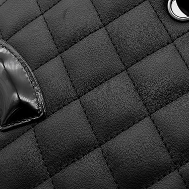 シャネル CHANEL カンボンライン ミディアム A25167 ブラック レザー エナメル トートバッグ シルバー金具 黒 ピンク キルティング ココマーク