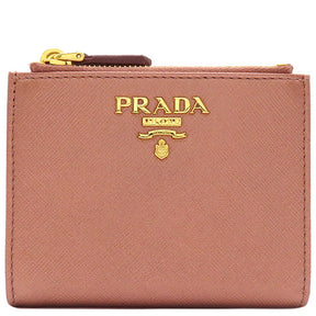 PRADA  1ML024 ピンクベージュ レザー 二つ折り財布素材特有のにおい