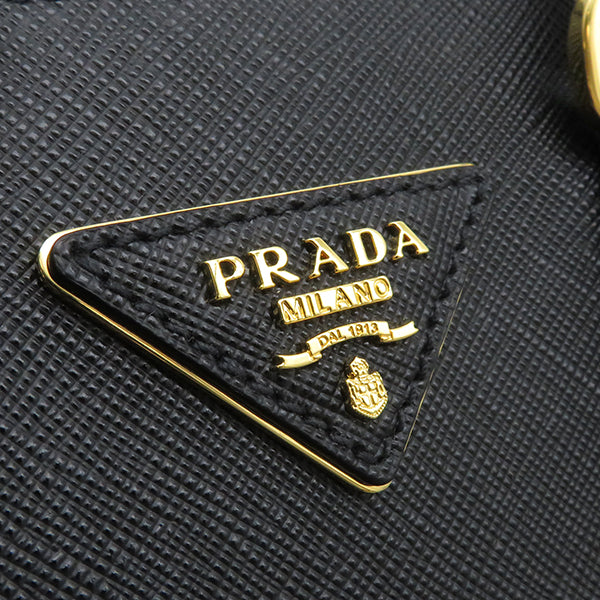 プラダ PRADA トライアングル ショルダー 1BA358 NERO サフィアーノレザー 2WAYバッグ ゴールド金具 黒 三角ロゴプレート