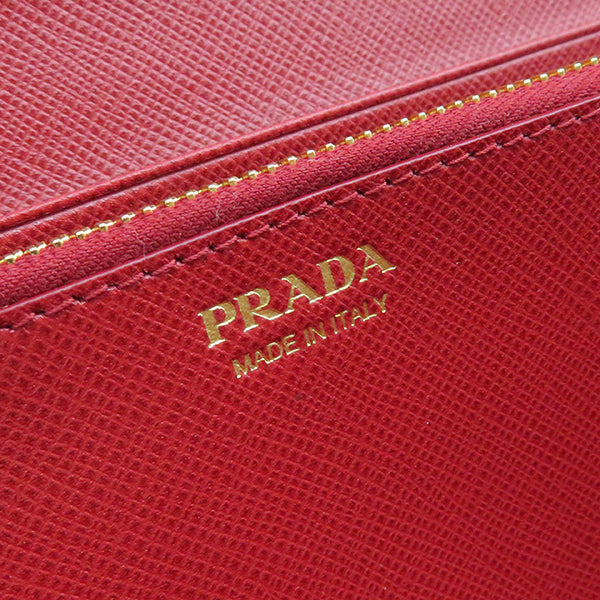 プラダ PRADA サフィアーノ トライアングル ロゴ 1MH132 レッド レザー 長財布 ゴールド金具 三角ロゴ パスケース付き 二つ折り